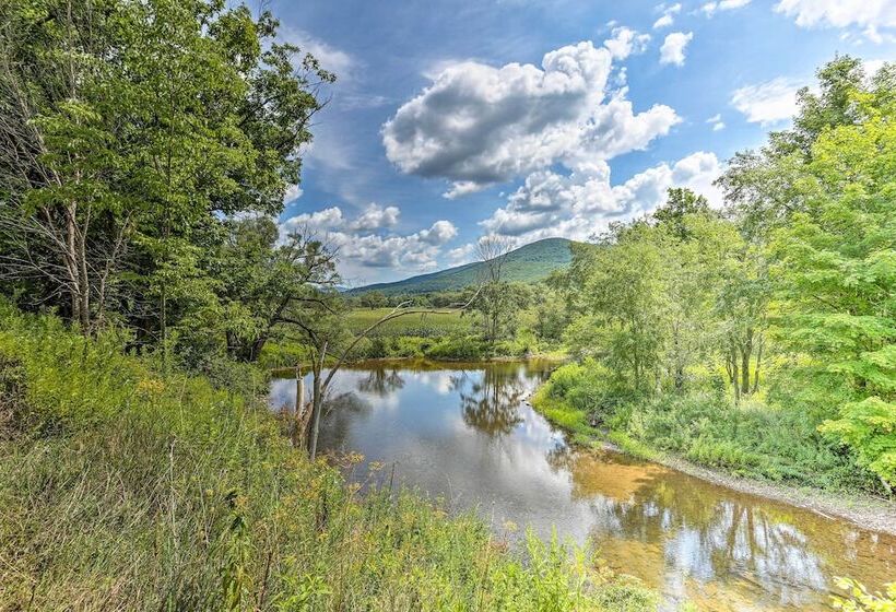 Bright Tucked Away Cabin W/ Furnished Deck + Grill