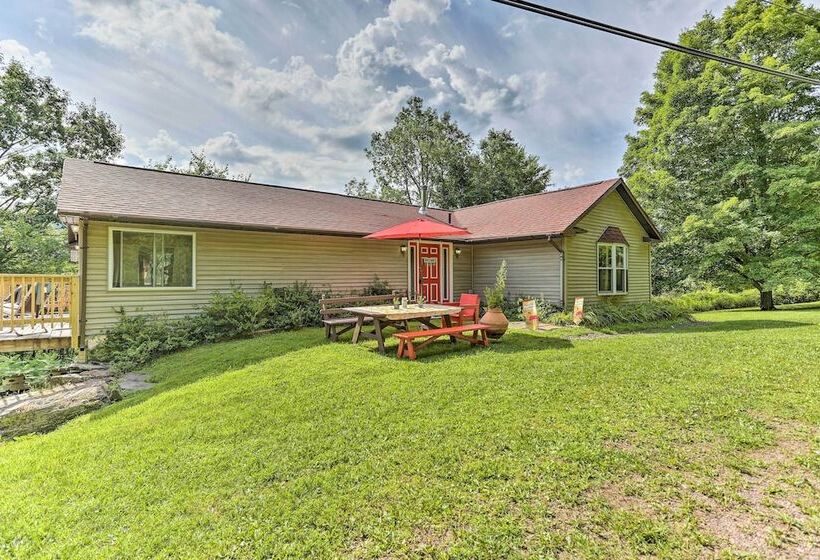 Bright Tucked Away Cabin W/ Furnished Deck + Grill