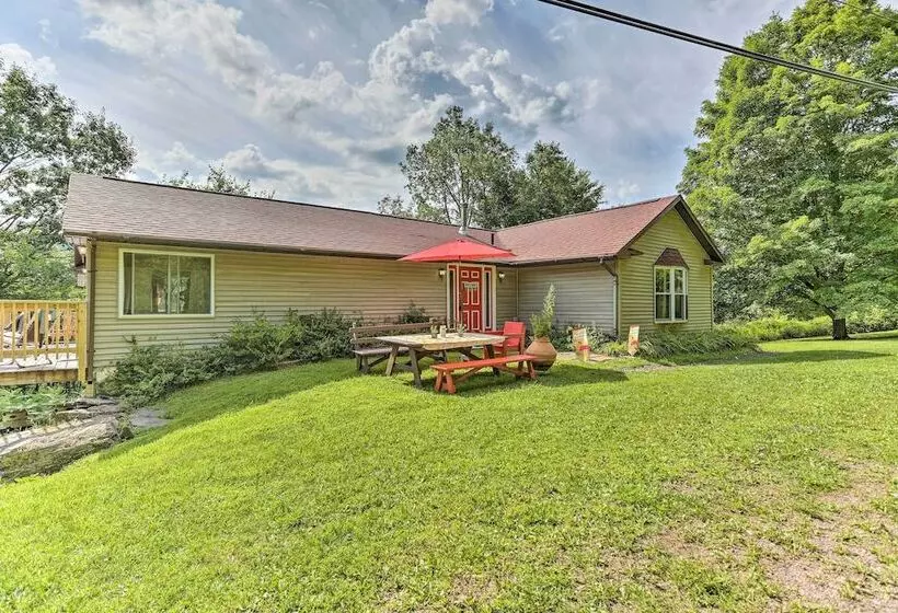 Bright Tucked Away Cabin W/ Furnished Deck + Grill