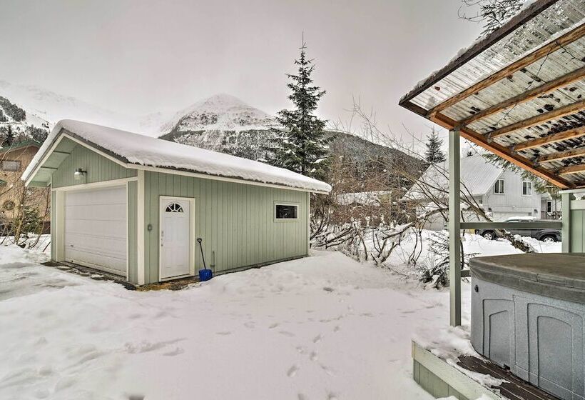Cabin W/ Hot Tub & Views: 1 Mile To Alyeska Resort