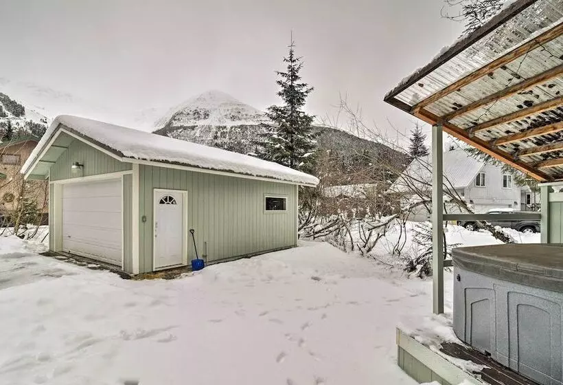 Cabin W/ Hot Tub & Views: 1 Mile To Alyeska Resort