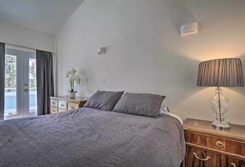 Cabin W/ Hot Tub & Views: 1 Mile To Alyeska Resort