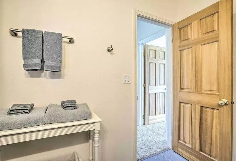 Cabin W/ Hot Tub & Views: 1 Mile To Alyeska Resort