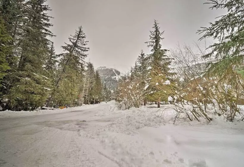 Cabin W/ Hot Tub & Views: 1 Mile To Alyeska Resort