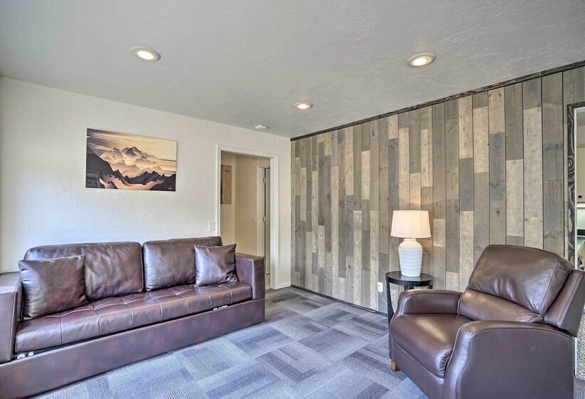 Cabin W/ Hot Tub & Views: 1 Mile To Alyeska Resort