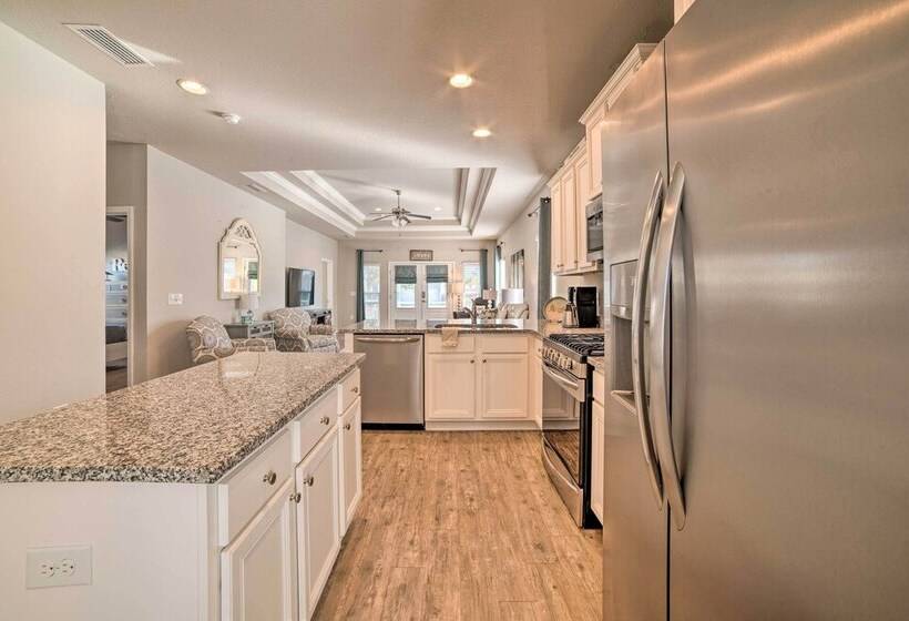 Classy Port St. Joe Escape   Walk To Shore!