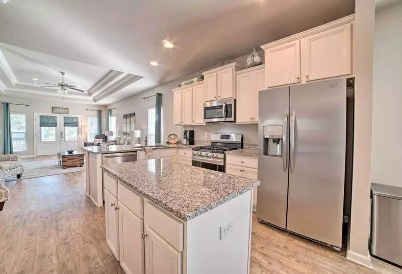 Classy Port St. Joe Escape   Walk To Shore!