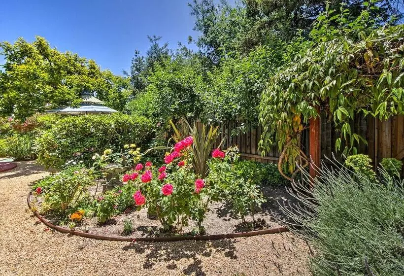 Converted Barn In Sebastopol W/ Private Patio!