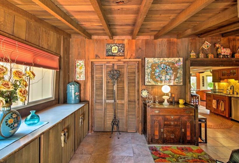 Converted Barn In Sebastopol W/ Private Patio!