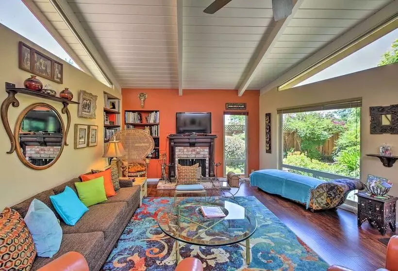 Converted Barn In Sebastopol W/ Private Patio!
