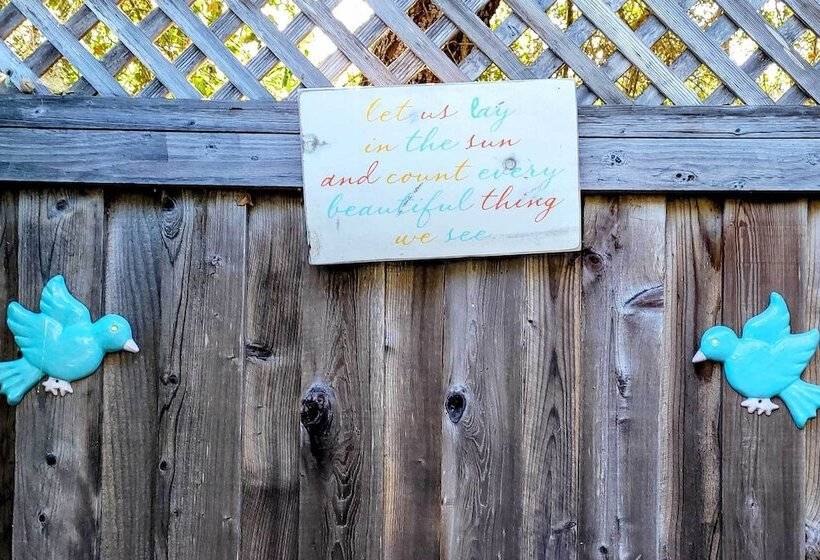 Converted Barn In Sebastopol W/ Private Patio!