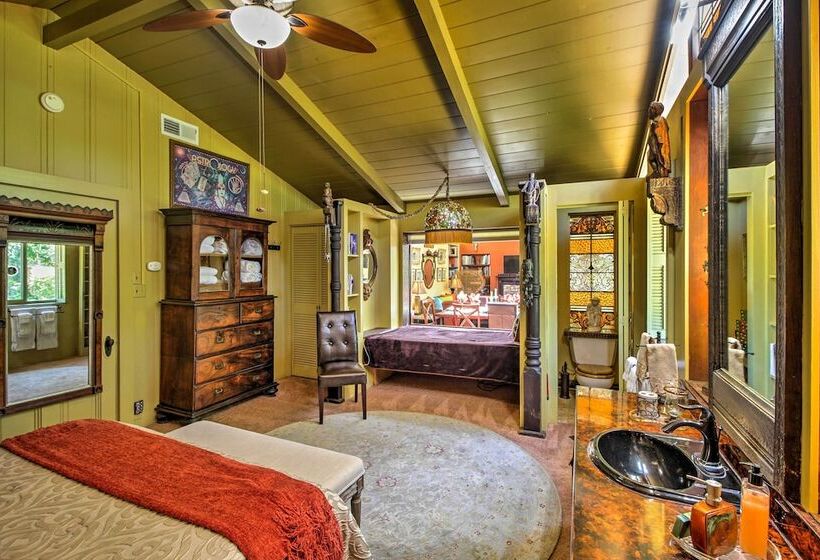 Converted Barn In Sebastopol W/ Private Patio!