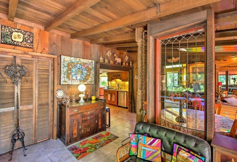 Converted Barn In Sebastopol W/ Private Patio!