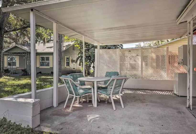 Cozy Crystal Beach Cottage: Walk To Shoreline