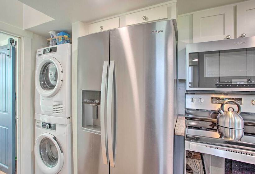 4 Mi To Dtwn: Mckinney Tiny Home W/ Fire Pit