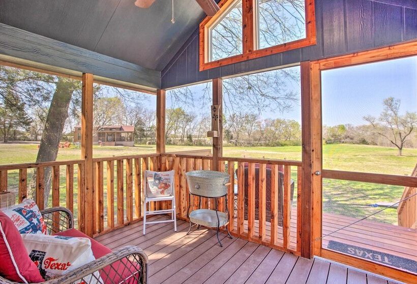 4 Mi To Dtwn: Mckinney Tiny Home W/ Fire Pit