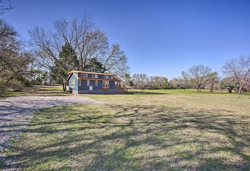 4 Mi To Dtwn: Mckinney Tiny Home W/ Fire Pit