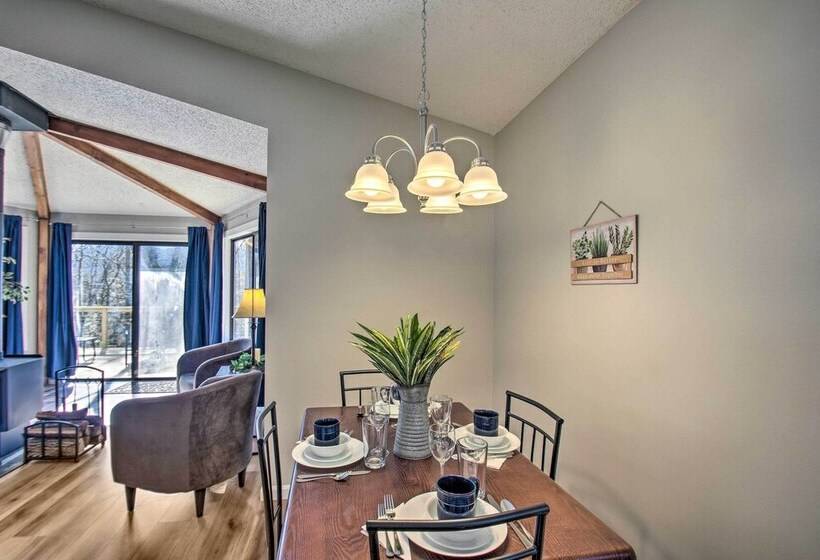 Cozy Shenandoah Valley Home With Wooded Views!