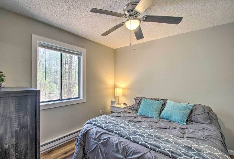 Cozy Shenandoah Valley Home With Wooded Views!