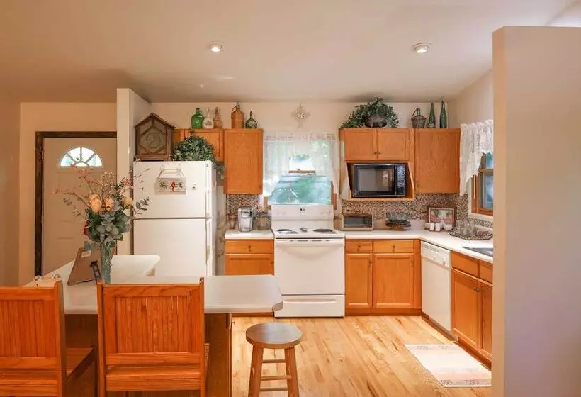 Cozy Whittier Home W/ Fire Pits < 15 Mi To Hiking!