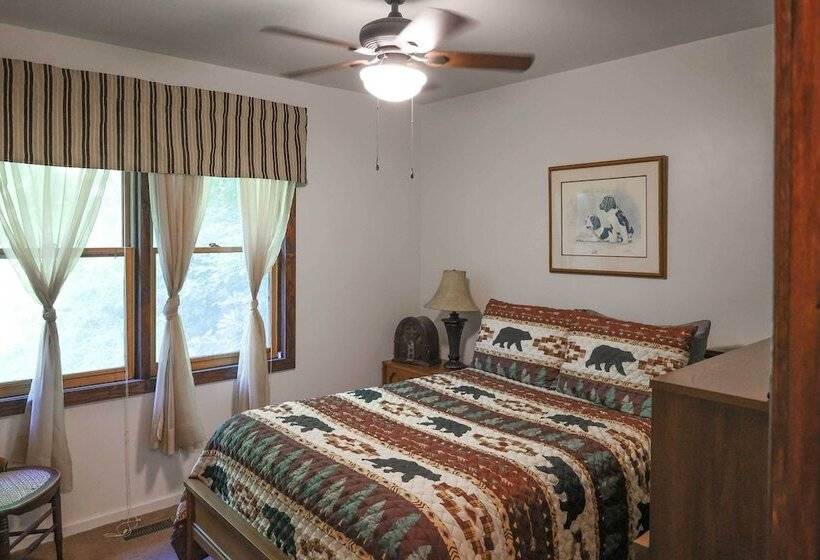 Cozy Whittier Home W/ Fire Pits < 15 Mi To Hiking!