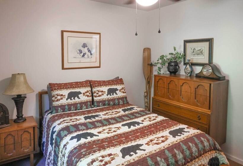 Cozy Whittier Home W/ Fire Pits < 15 Mi To Hiking!