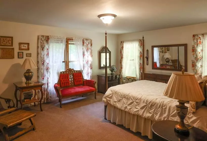 Cozy Whittier Home W/ Fire Pits < 15 Mi To Hiking!