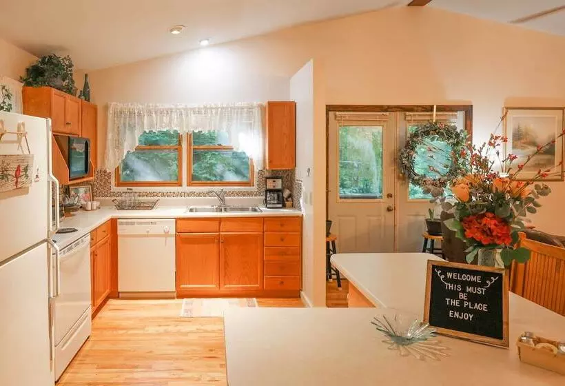 Cozy Whittier Home W/ Fire Pits < 15 Mi To Hiking!