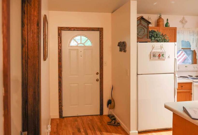 Cozy Whittier Home W/ Fire Pits < 15 Mi To Hiking!