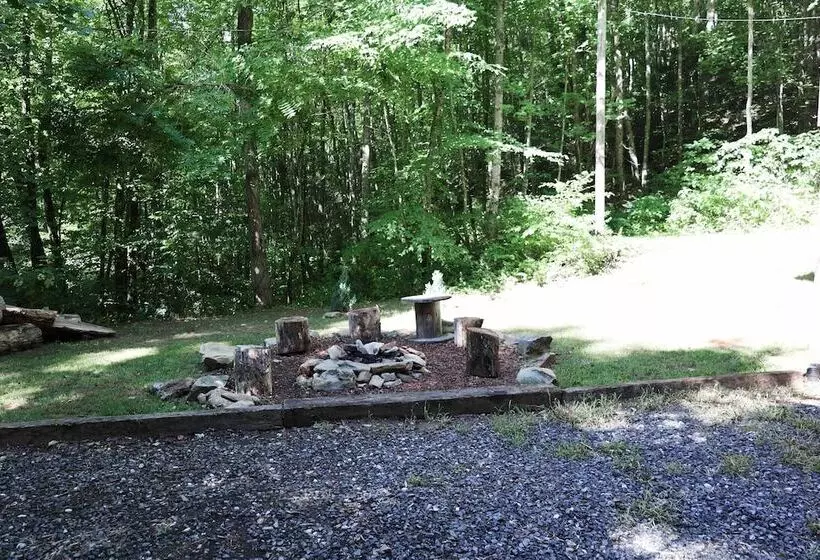 Cozy Whittier Home W/ Fire Pits < 15 Mi To Hiking!