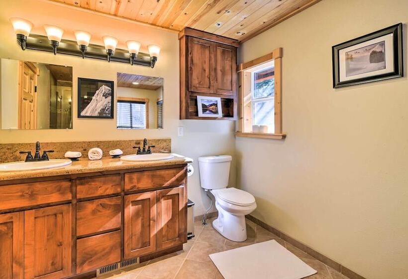 Lake Tahoe Cabin W/ Private Beach Access