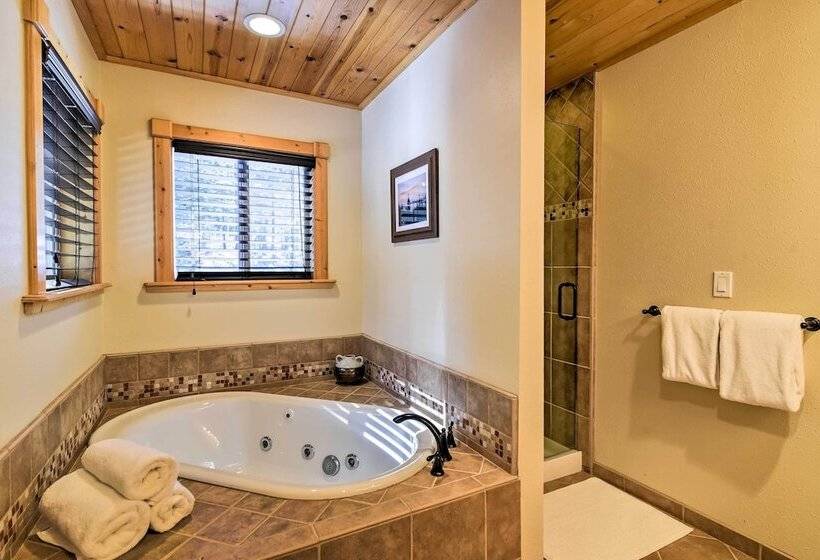 Lake Tahoe Cabin W/ Private Beach Access