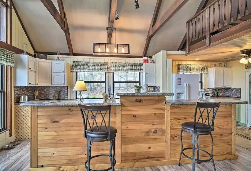 Douglas Lake Cabin W/ Mountain View Deck & Grill