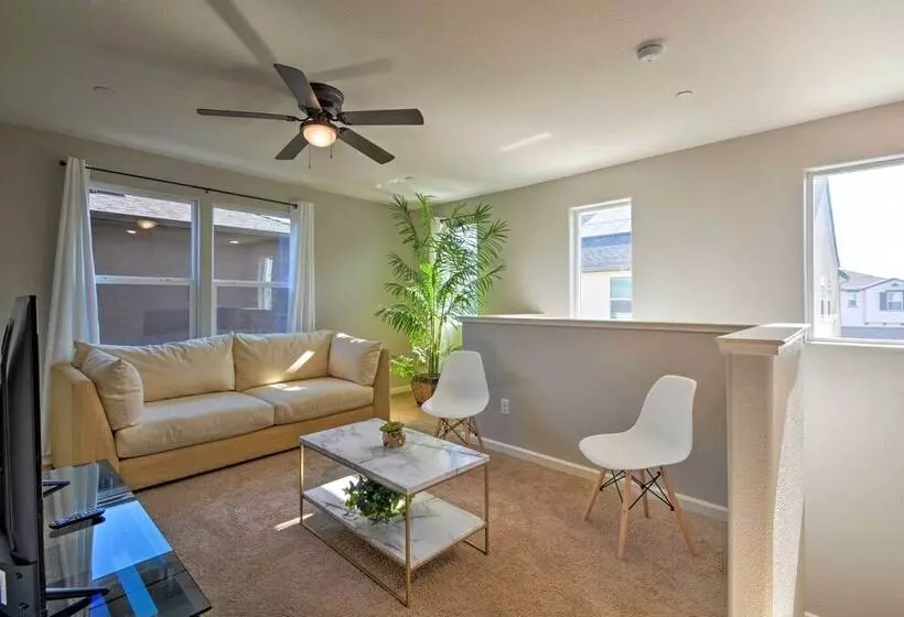 4 Mi To City Center: Family Friendly Retreat!