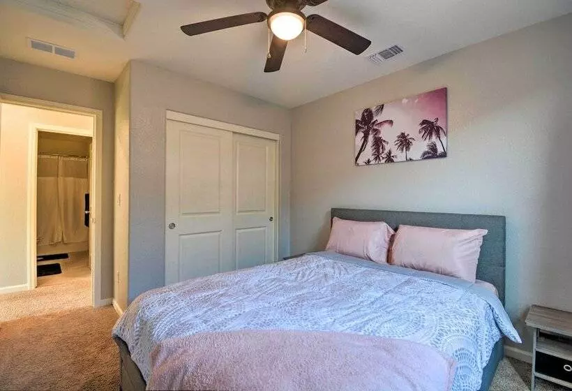 4 Mi To City Center: Family Friendly Retreat!