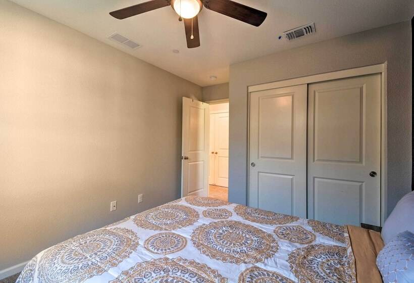 4 Mi To City Center: Family Friendly Retreat!