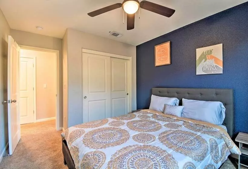 4 Mi To City Center: Family Friendly Retreat!