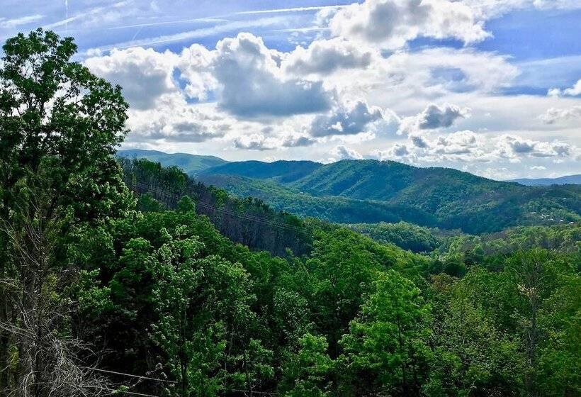 Private Hot Tub: Gatlinburg Cabin In The Clouds