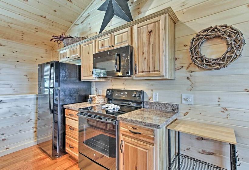 Private Hot Tub: Gatlinburg Cabin In The Clouds