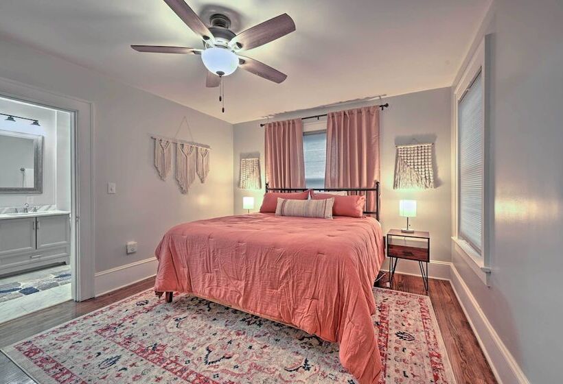 Gorgeous North Carolina Retreat W/ Fire Pit!