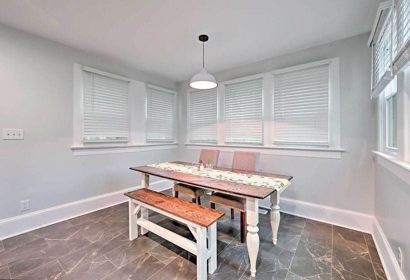 Gorgeous North Carolina Retreat W/ Fire Pit!