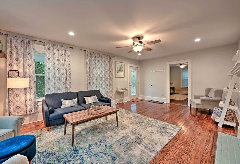 Gorgeous North Carolina Retreat W/ Fire Pit!