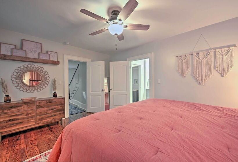 Gorgeous North Carolina Retreat W/ Fire Pit!