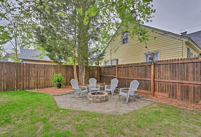 Gorgeous North Carolina Retreat W/ Fire Pit!