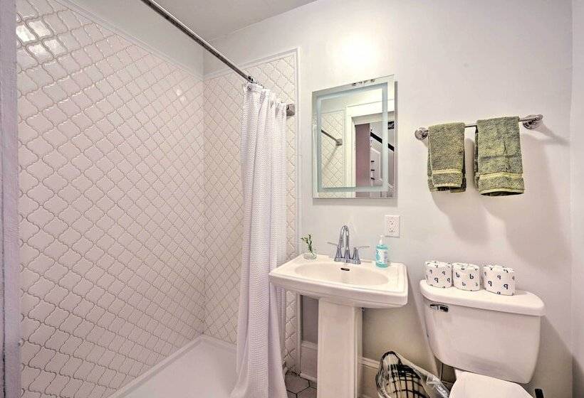 Gorgeous North Carolina Retreat W/ Fire Pit!