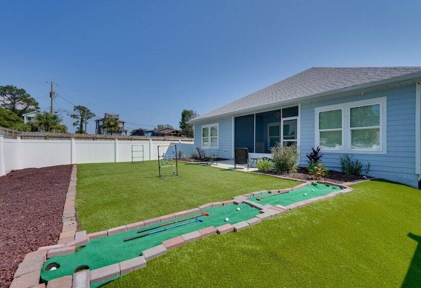 Group Friendly Pcb Retreat W/ Yard, Walk To Beach!