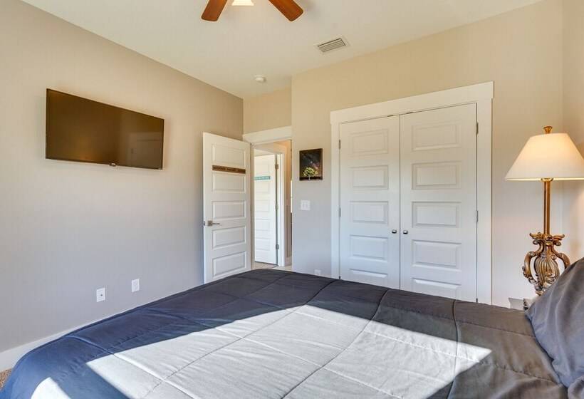 Pcb Home W/ Private Yard < 1/2 Mi To Beach Access!