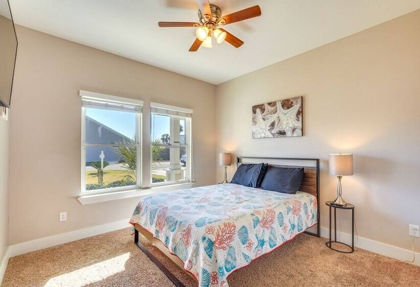 Pcb Home W/ Private Yard < 1/2 Mi To Beach Access!