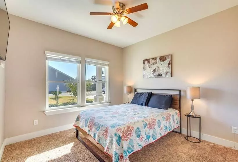 Pcb Home W/ Private Yard < 1/2 Mi To Beach Access!