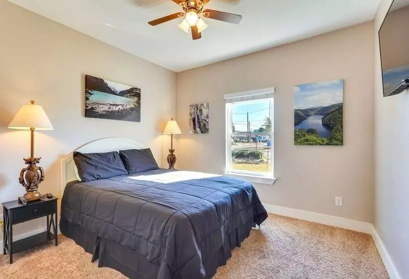 Pcb Home W/ Private Yard < 1/2 Mi To Beach Access!